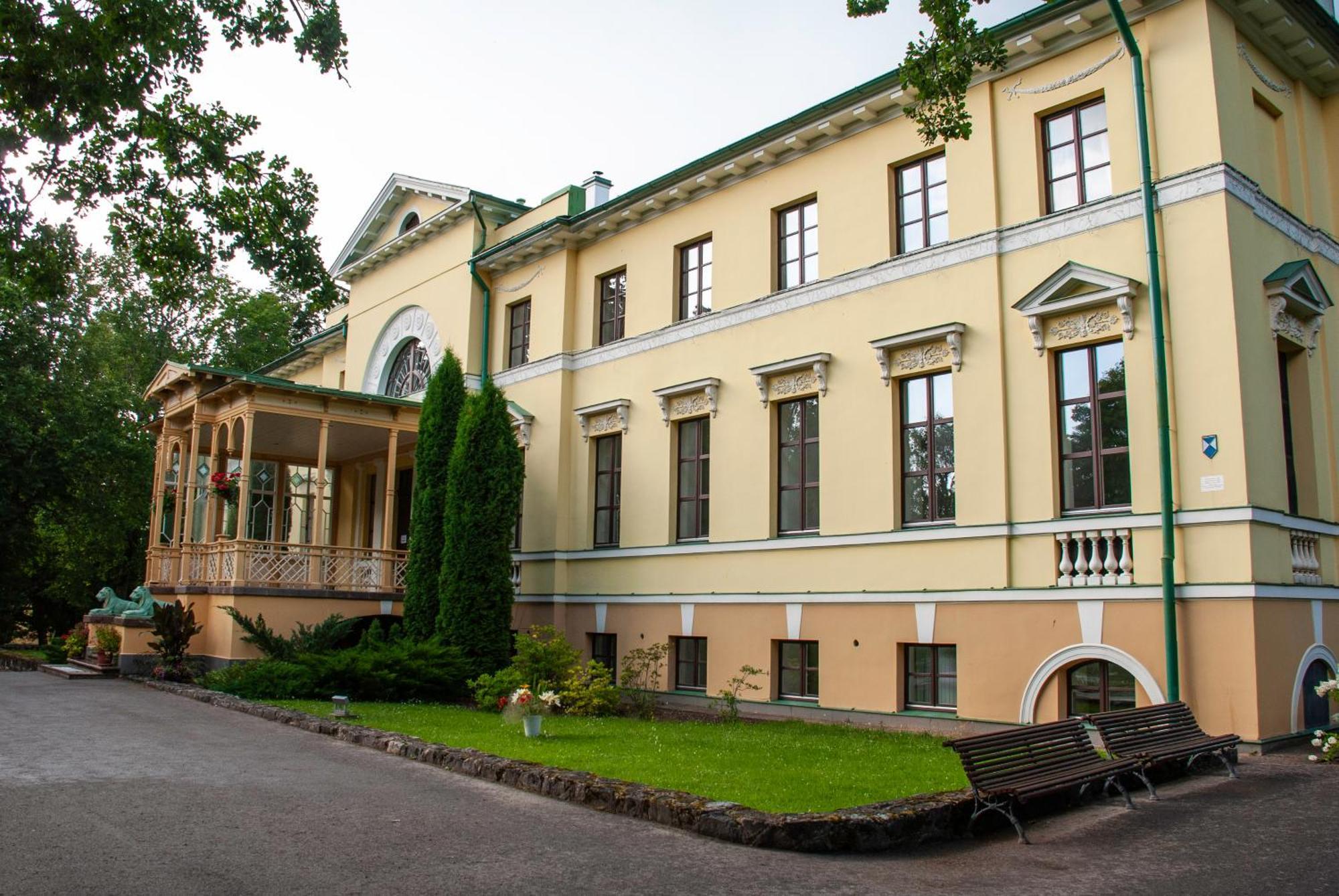 ホテル Nauksenu Muiza Naukseni エクステリア 写真